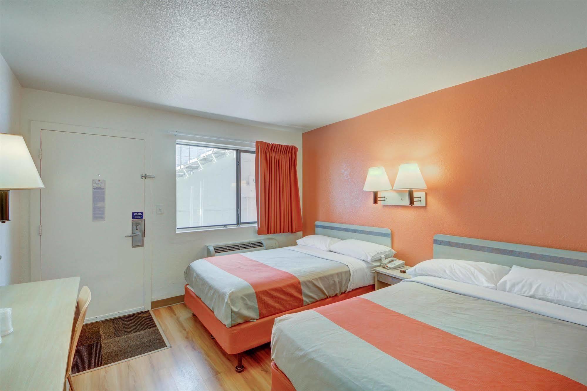 Motel 6 - Oklahoma City Airport Exterior foto